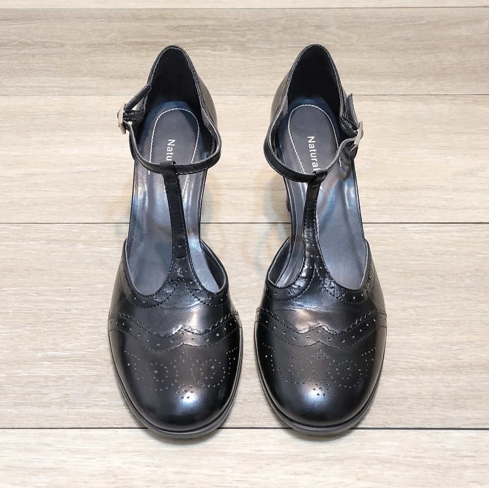 Naturalizer Shoes - Picture 3 of 5